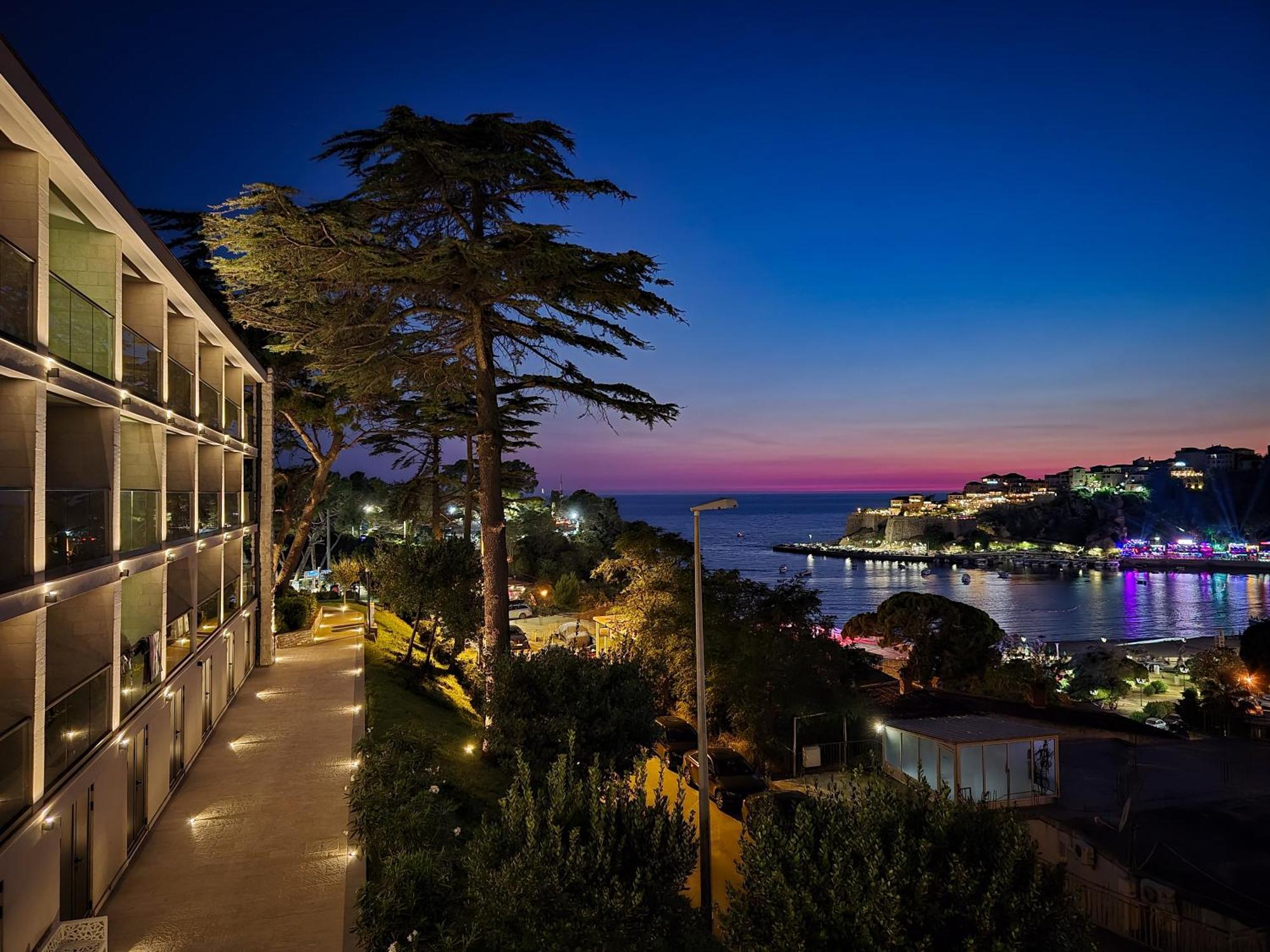 The New Hotel Mediteran - Villa Edition Ulcinj Buitenkant foto
